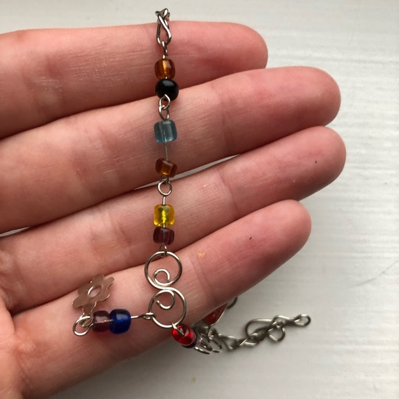 Silver wire & colorful beaded floral bracelet - Picture 7 of 8